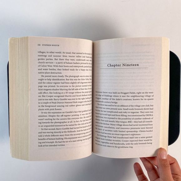 2/$25 - The Devil's Edge by Stephen Booth - Picture 9 of 14